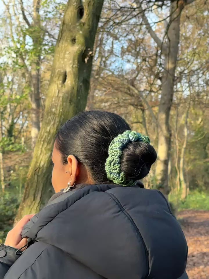 Learn to Crochet: Frill Scrunchie Kit